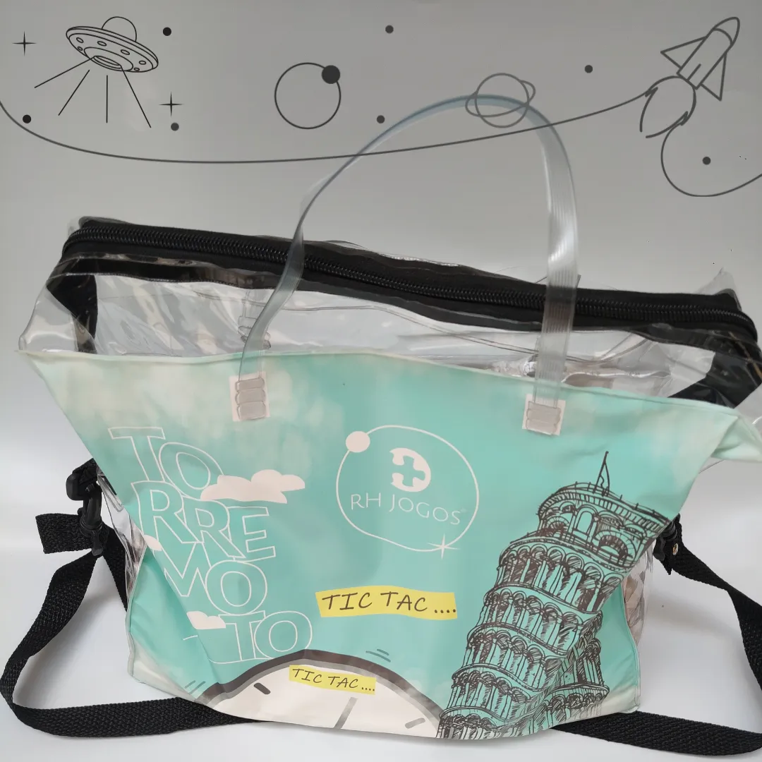 Jogo de Team Building Torremoto da RHJOGOS, simulação de negócios com torres de madeira, bases numeradas e cartas estratégicas para desenvolver negociação, planejamento e gestão de riscos em equipes.