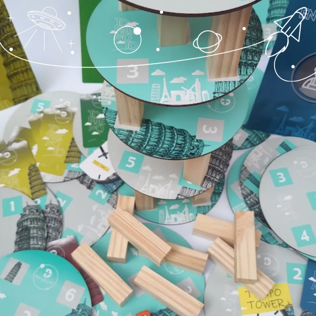 Jogo de Team Building Torremoto da RHJOGOS, simulação de negócios com torres de madeira, bases numeradas e cartas estratégicas para desenvolver negociação, planejamento e gestão de riscos em equipes.